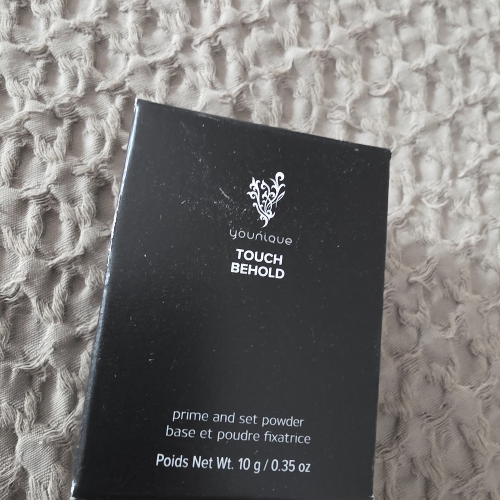 Younique Touch Behold Prime and Set Powder